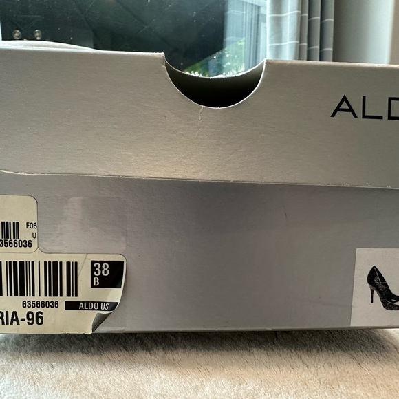 Black Satin pumps by Aldo - Picture 4 of 7